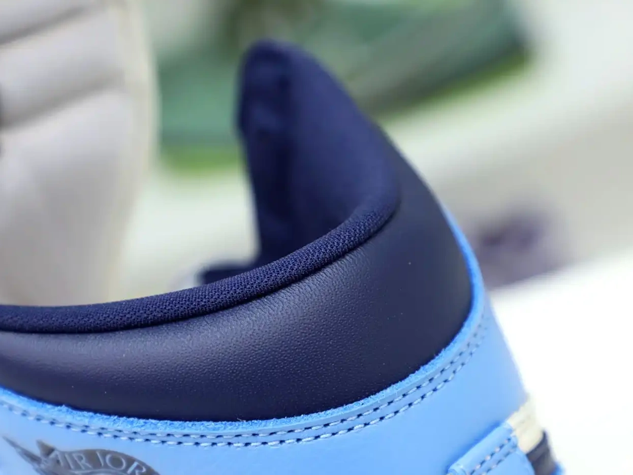 RETRO AIR 'OBSIDIAN' JORDAN HIGH OG 1 0509